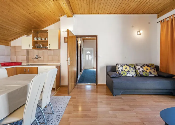 Appartement Stunning In With Wifi Šibenik